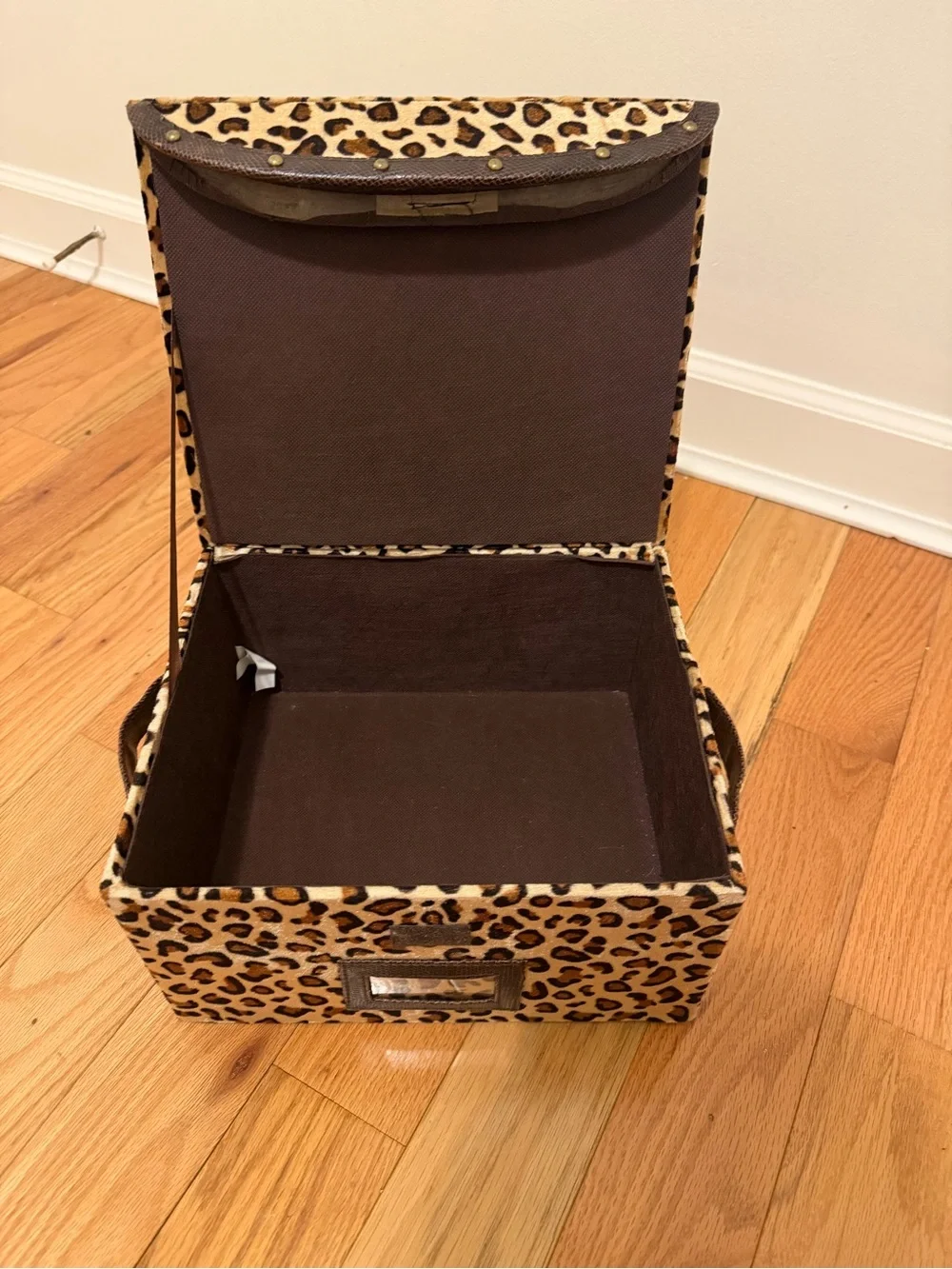 Leopard Print twin bedspread 2 of them come with this bundle and a Brown case